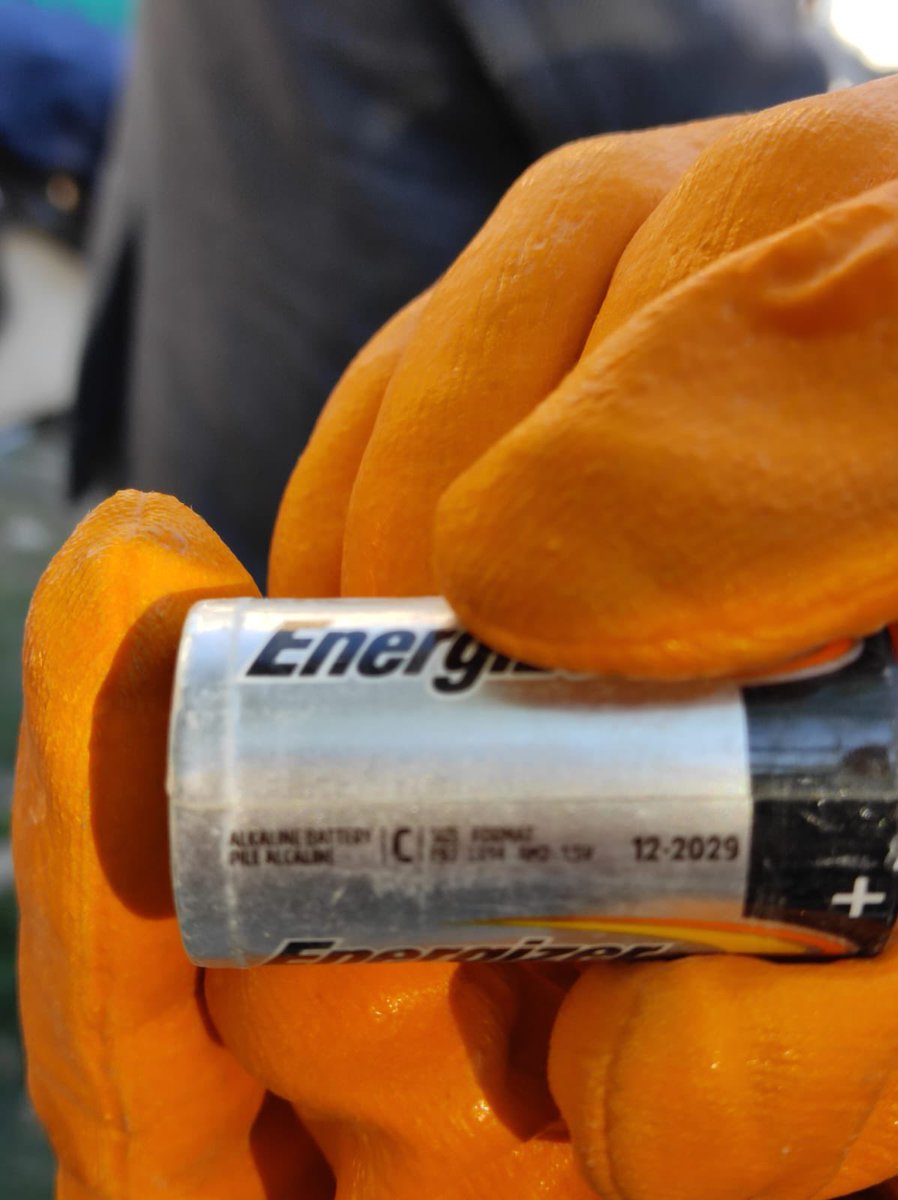 8 adet 3 volt LAZIM! 
HATAY DEFNE SÜMERLER MAH BELEDİYE EVLERİ A3 BLOK #hatayyardimbekliyor #HATAYDEFNEYEYARDIM #depremsondakika