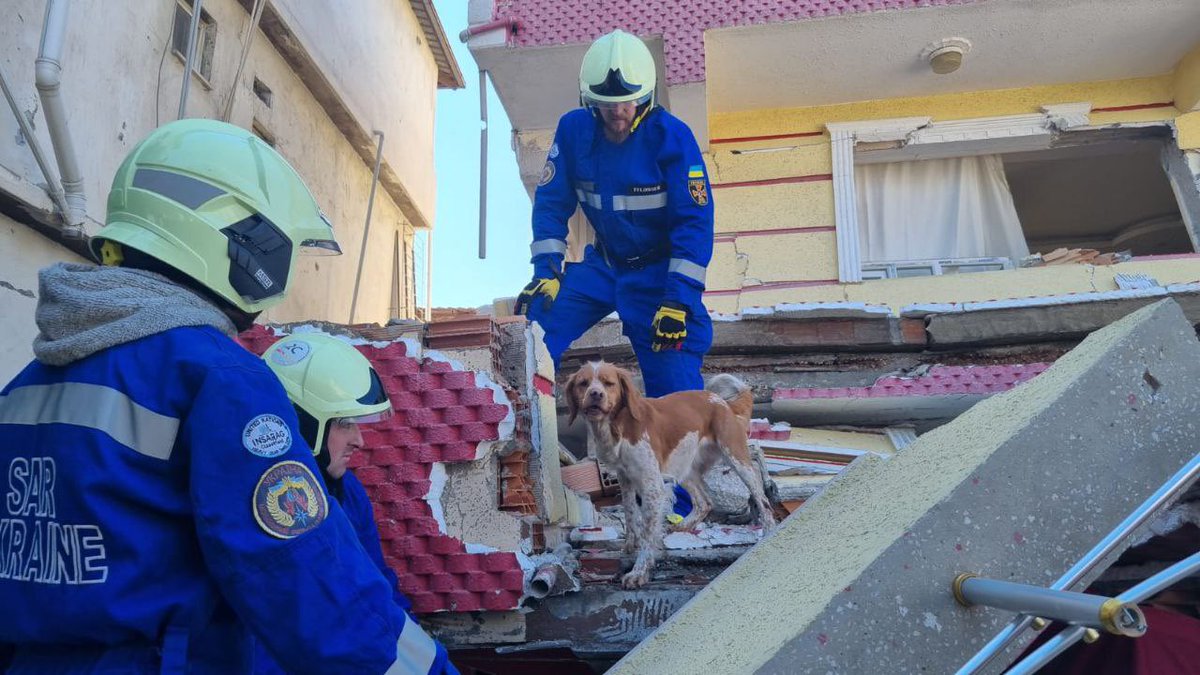 ragipsoylu's tweet photo. Ukrainian search and rescue team started to work in earthquake hit Hatay. 

Particularly touching for me considering the fact that Ukraine is in actual war with a lot of destruction on its own land https://t.co/hyFIMDDsNE