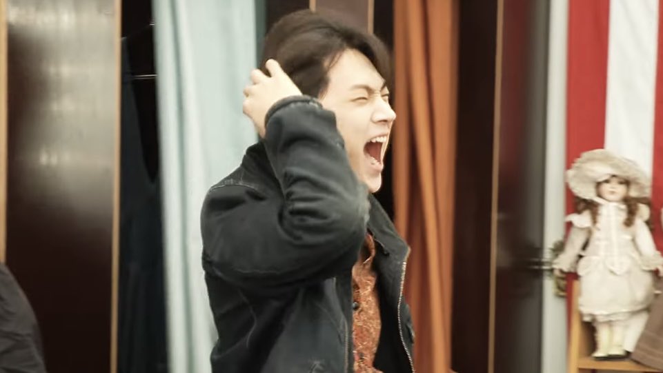 jongseongsfilm's tweet photo. #ENHYPEN_JAY at the new EN-O’CLOCK teaser! https://t.co/tC70kZiofM