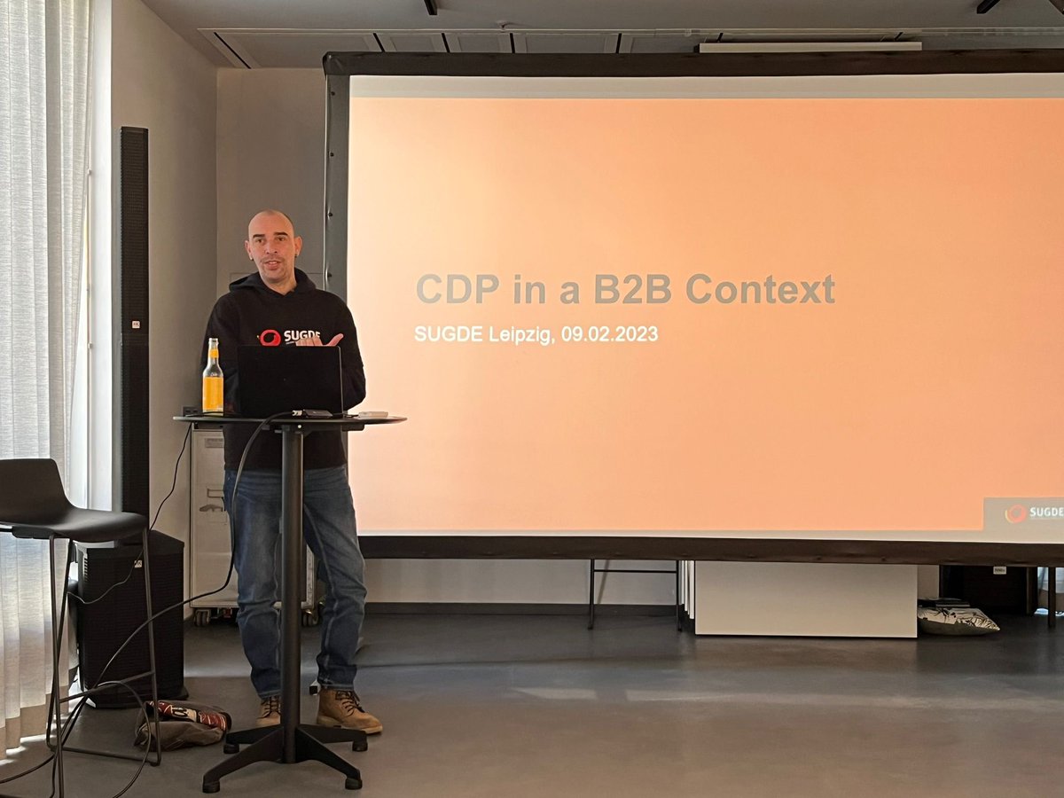 _sug_de's tweet image. SUGDE day! 😎 
@monkeydsc and @akomonkey start with a talk about #SitecoreCDP real-life project! 
We are curious to get to know the lessions learned and especially looking forward to see the live-demo! #sugde #sitecorecommunity