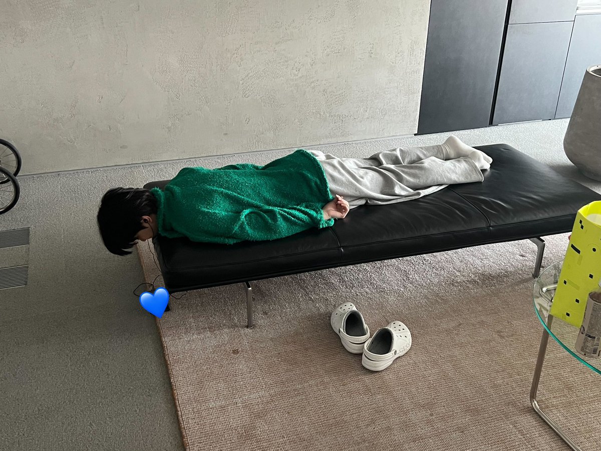 Jaeyourn's tweet photo. To our precious fluffy leader that we treasure beyond words, you are growing into someone worth all the wonders of the world. Happiest birthday, Jungwonie! May your days always be filled with your unapologetic youth 🤎💚 https://t.co/hQaQ2K5ke2