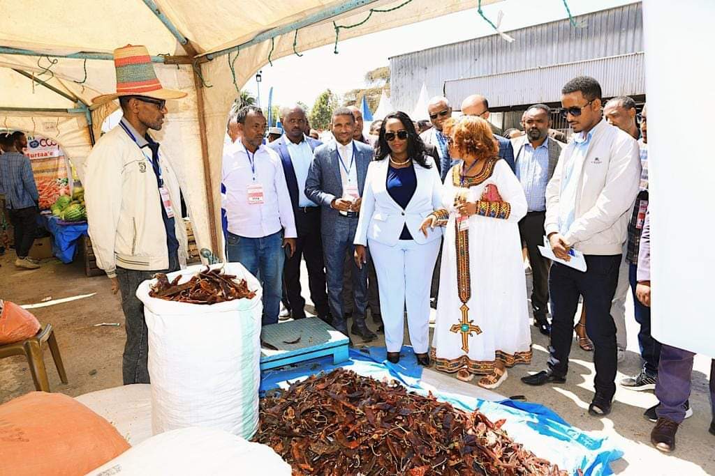 የህብረት ስራ ማህበራትን ማጠናከር ህብረተሰብን መደገፍ ነው፡፡ 2ኛውን ከተማ አቀፍ የህብረት ስራ ማህበራት ኤግዚቢሽንና ሲምፖዚየም በኤግዚቢሽን ማዕከል በይፋ አስጀምረናል። <a href="/AdanechAbiebie/">Adanech Abiebie</a>