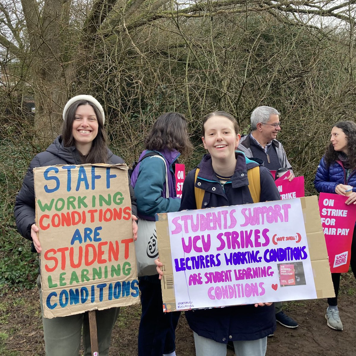 iancooketal's tweet photo. “Students support UCU strikes” 🤝 “Staff working conditions are student learning conditions.”#UCUrising #notallgeographers https://t.co/8e0sqZeeq4