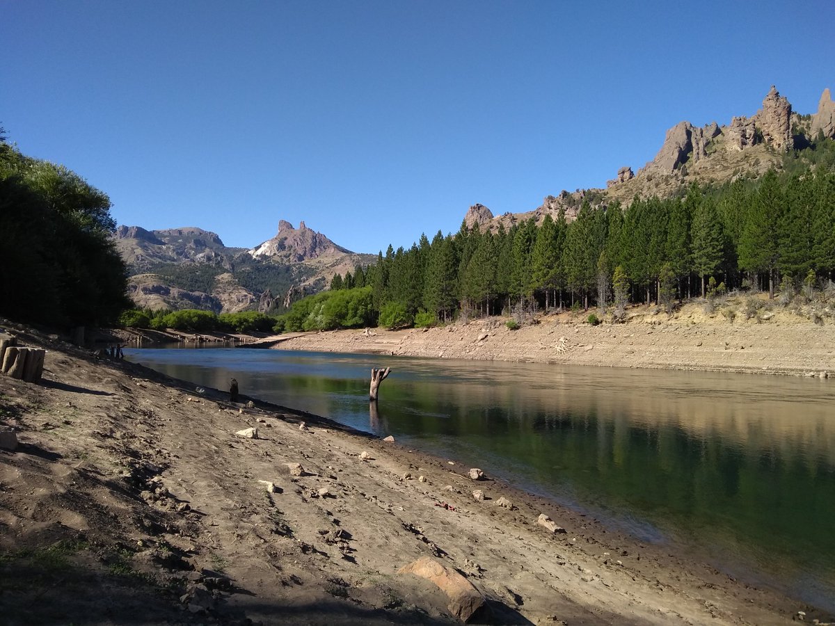 josedeni's tweet photo. La #sequía que muestra el #RioLimay cerca de #confluencia #Traful espanta #Bariloche https://t.co/57Fa7wW9bw