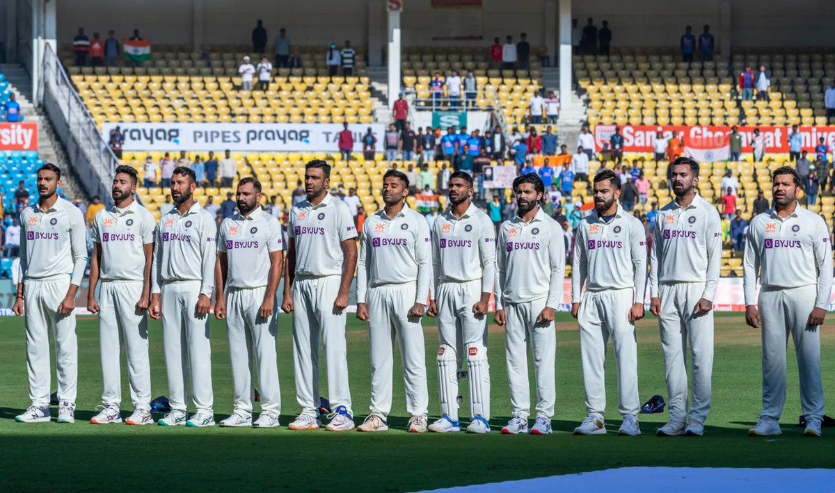 MdShami11's tweet photo. A fine start to the Border-Gavaskar Trophy. There is no better feeling than bowling with the shiny red ball and helping my team. Long way to go! Thank you for you support. #mdshami11 #mdshami #india #cricket #teamindia https://t.co/28GxdcDT03