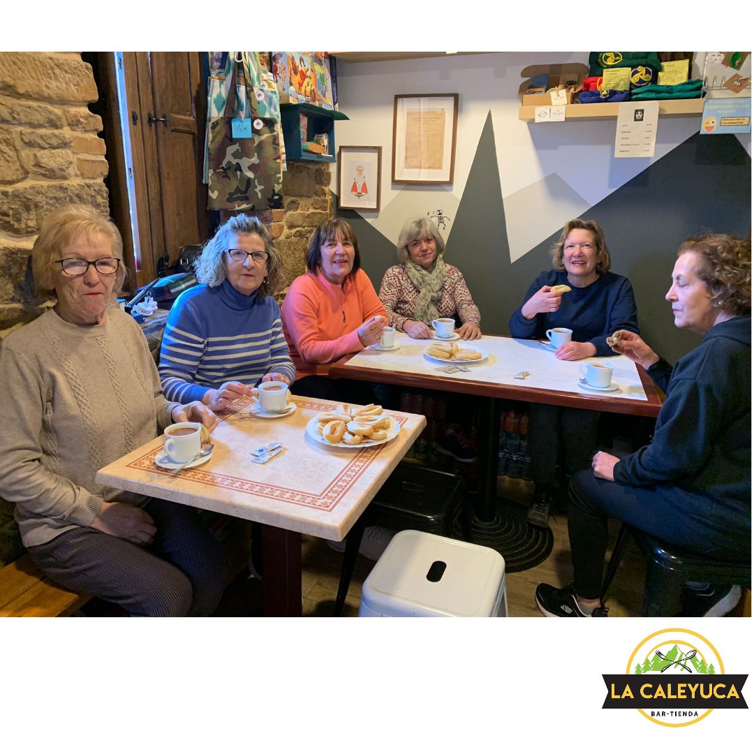 Les mozuques andariegues de los lunes teníen antoju de chocolate ☕️
Y chocolates con churrinos cayeron 👏🏻
Cómo nos presten los clientes ya de casa😊‼️
#lacaleyuca #chigre #bartienda #valledeturon #bardepueblo #lagüeriadeurbies #clientesmolones #mieres #vecinosprestosos #urbies