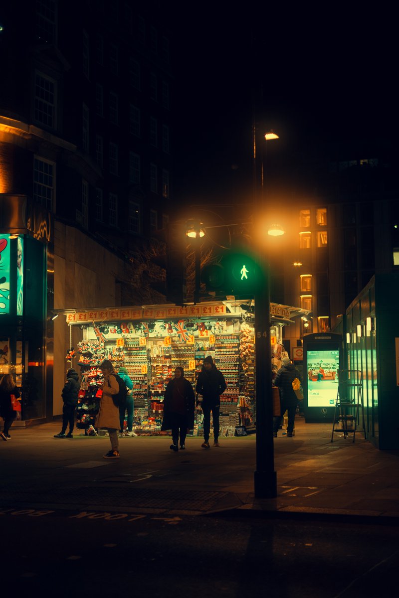 #london 
#streetphotography 
#canon6Dmarkii
#ef50mm