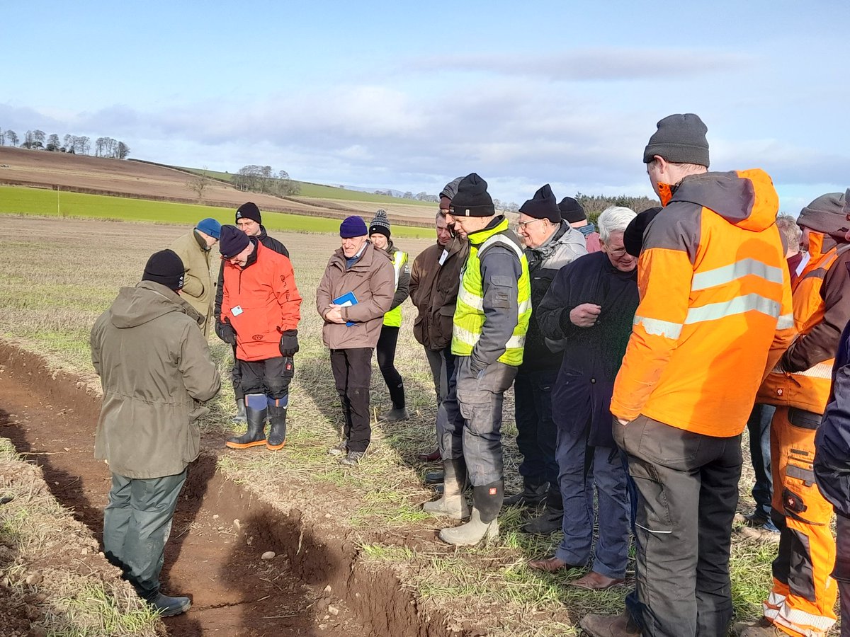 SACFarm4Climate's tweet photo. Great turnout for the Soil Regen Ag meeting with @BackboathFarms and @ConsultingSAC today. Expecting plenty of great Q&amp;A's at the panel session after lunch #soil #soilRegenAg https://t.co/x73KqyZ8HX