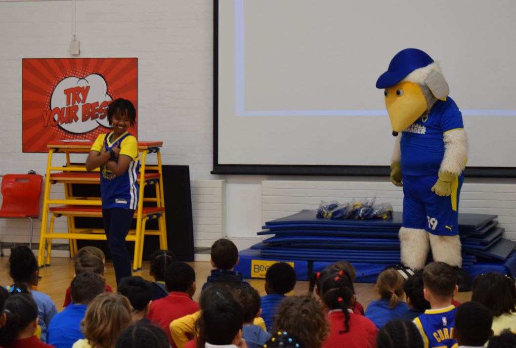JBprimaryschool's tweet photo. Thank you to Andy for todays assembly #AFCW_Foundation and for our visitor Haydon, the team's mascot. He was a great surprise for the children!! #childrensmentalhealthweek2023 #NationalFootballLeague #sport #CommunityHealthWeek2023 https://t.co/zw4Qah0sLU