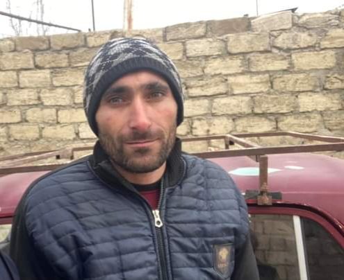 BozkurtCaps's tweet photo. Azerbaycanlı can gardaş.
Server Beşirli, bu küçücük gecekonduda yaşıyor.
Gazeteciler ulaşıyor mahçup bir şekilde; "Ben ne büyük iş yaptım ki?! Elimde olanları verdim. Türkiye bize neler neler yaptı. Unuturmuyuz hiç?"

Gardaş biz de seni unutmayacağız! https://t.co/lq3Wx2tPYu