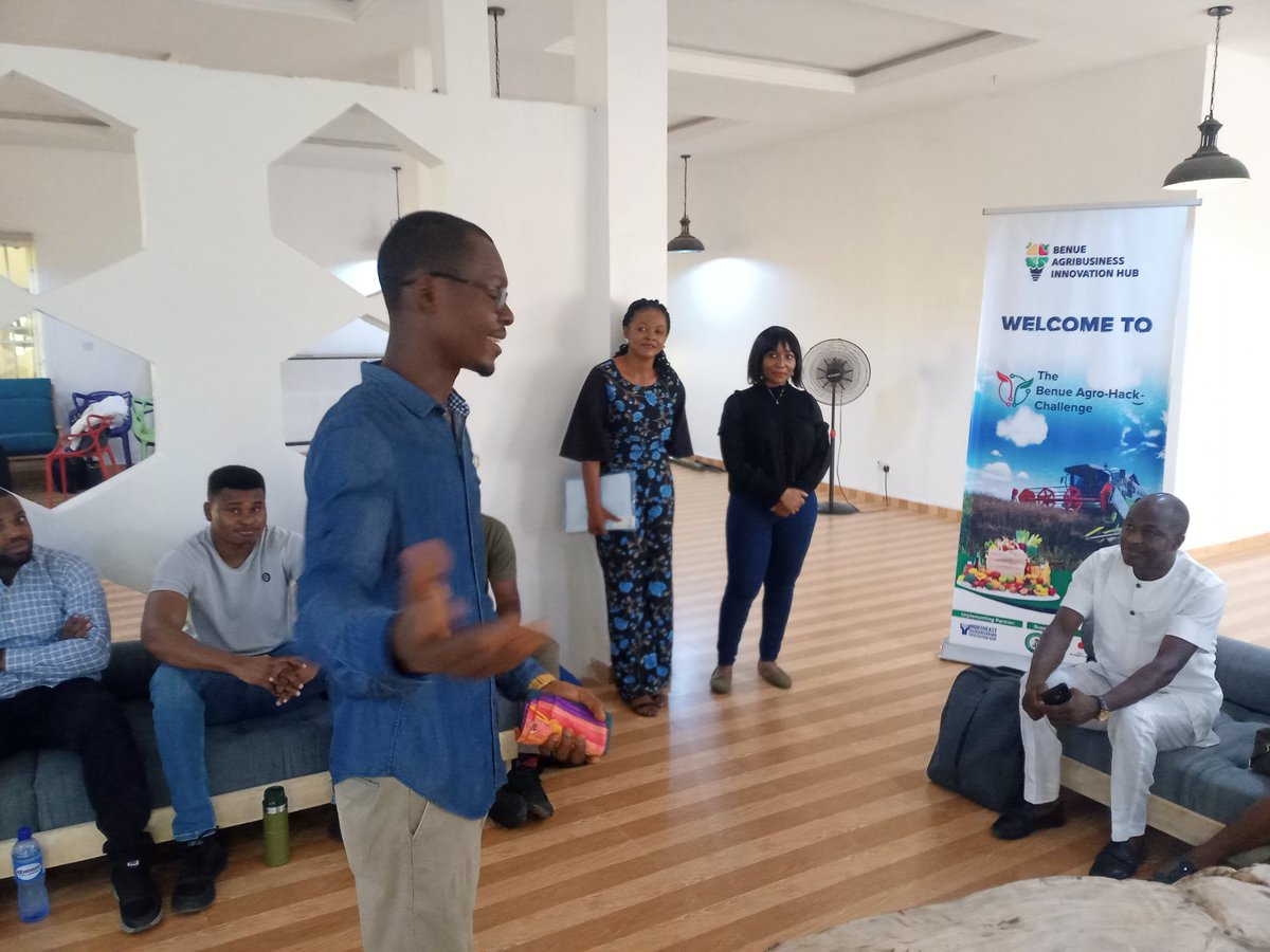 bai_hub's tweet photo. An inside look at the #AgroHack Challenge!!!

The events of the day are building up to the final moment when the winners will be announced.

Follow the events through theĺ livestream link 👉 https://t.co/qh1Wt6491J

#BAIHUB #agribusiness #innovation https://t.co/dEY9hltKsr