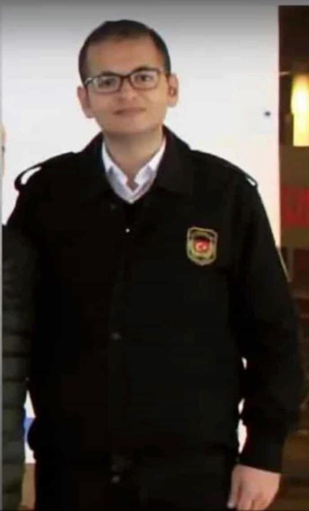 Ülkemizin 10 ilini etkileyen deprem felaketinde, meslektaşımız Gümrük Muhafaza Memuru Fatih YILDIRIM, kıymetli eşi ve 7 aylık bebeği ile birlikte Cenab-ı Hak'kın rahmetine yürümüştür. Geride kalanlara sabr-ı cemil dileriz. Ailesinin, Teşkilâtımızın, Milletimizin başı sağolsun.