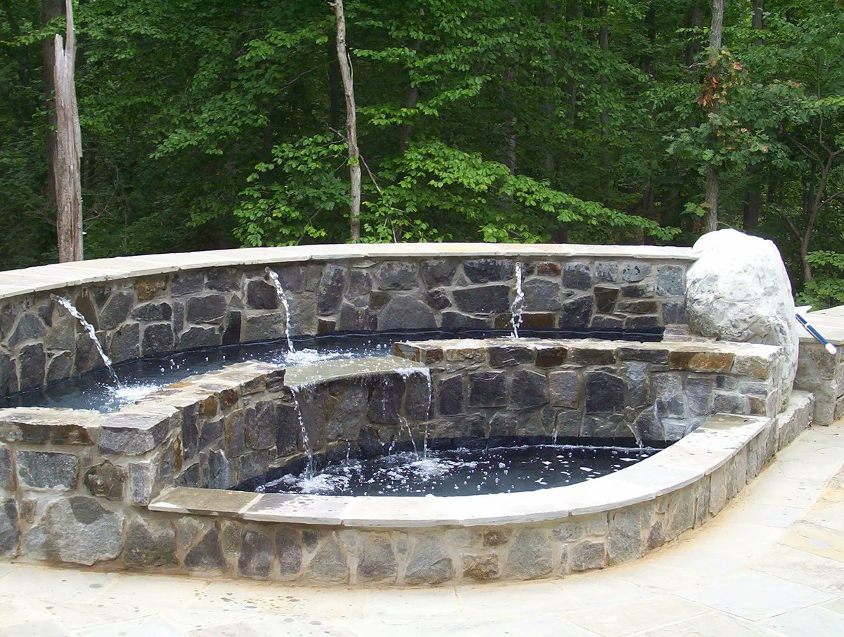 Transform your outdoor patio into a tranquil oasis with the soothing sounds and sparkling beauty of a water feature. 

#WaterFeature #OutdoorLiving #Patio #Outdoorpatio #Hardscaping #Hardscapelife