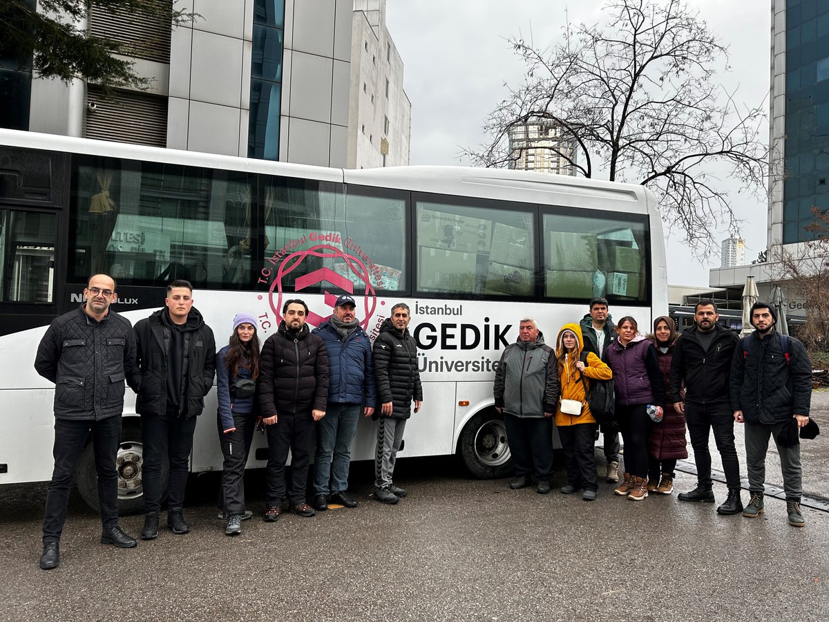 gedikedu's tweet photo. Hocalarımız, öğrencilerimiz, idari çalışanlarımız bugün Hatay için yola çıktı.
Tüm destek verenlere, parçası olanlara minnettarız.
El ele vererek ülkemize fayda sağlayan tüm milletimizle bu zorlu günleri atlatacağız.
GEÇMİŞ OLSUN TÜRKİYE. https://t.co/RBZayPqWGs