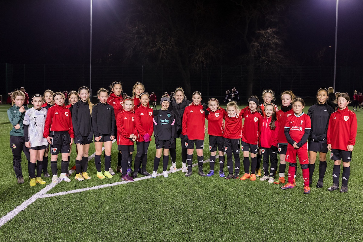🏴󠁧󠁢󠁷󠁬󠁳󠁿 A visit to the <a href="/FAWales/">FA WALES</a> North Girls' Academy squads at Colliers Park last night 👋

#BeFootball | #TogetherStronger