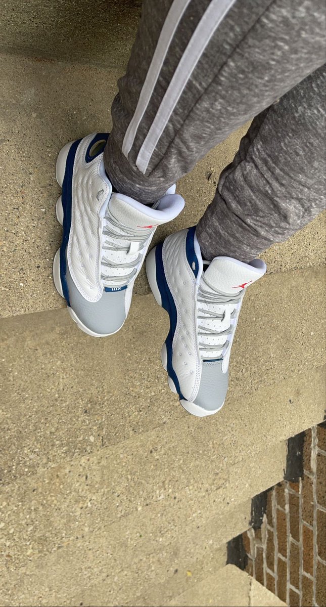 SueHappy3's tweet photo. Day 4 of #13sfor13  Good Morning

👟: French blue 2022 with a light gray lace swap. 

Simplicity can go a long way. 

#Kotd #sneakersue #sneakeradmirals @jadendaly @hisexcellence79 #yourkicksaredope #wearyourkicks #chickswithkicks https://t.co/7qsYiRfDAs