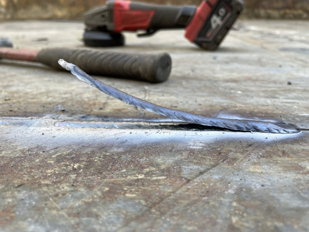 neilwalk's tweet photo. #stick #Welding going well today #slag peel 👌 https://t.co/1Tafg7z090