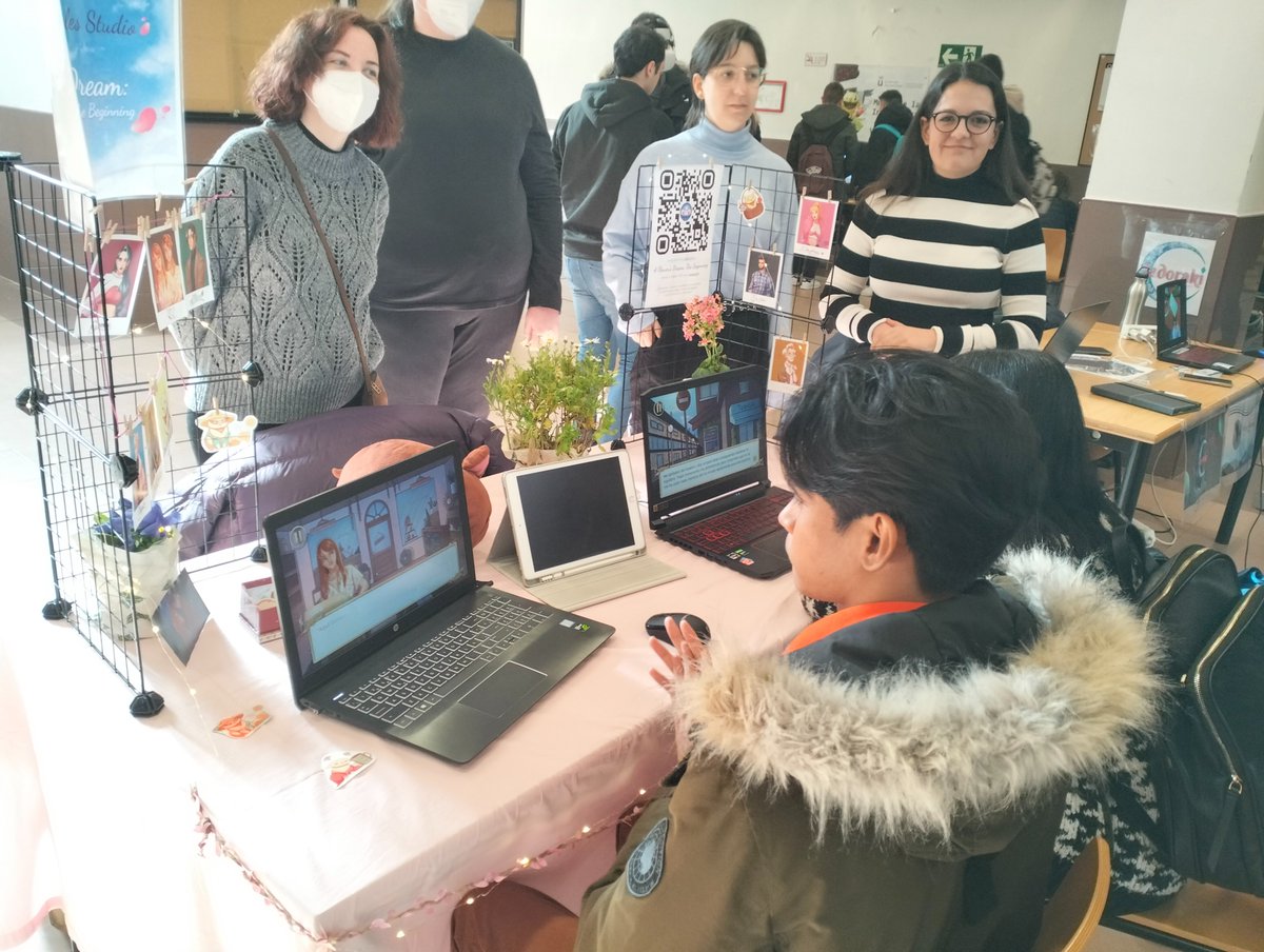SilverTalesSt's tweet photo. ¡Muchas gracias a tod@s por vuestros comentarios y por pasaros por nuestro stand! Recordamos que estamos en el stand n° 15 de los #EtsiiJobsDays2023 🥰
¡Tenemos pegatinas! 👀 https://t.co/toWwlXUmuA