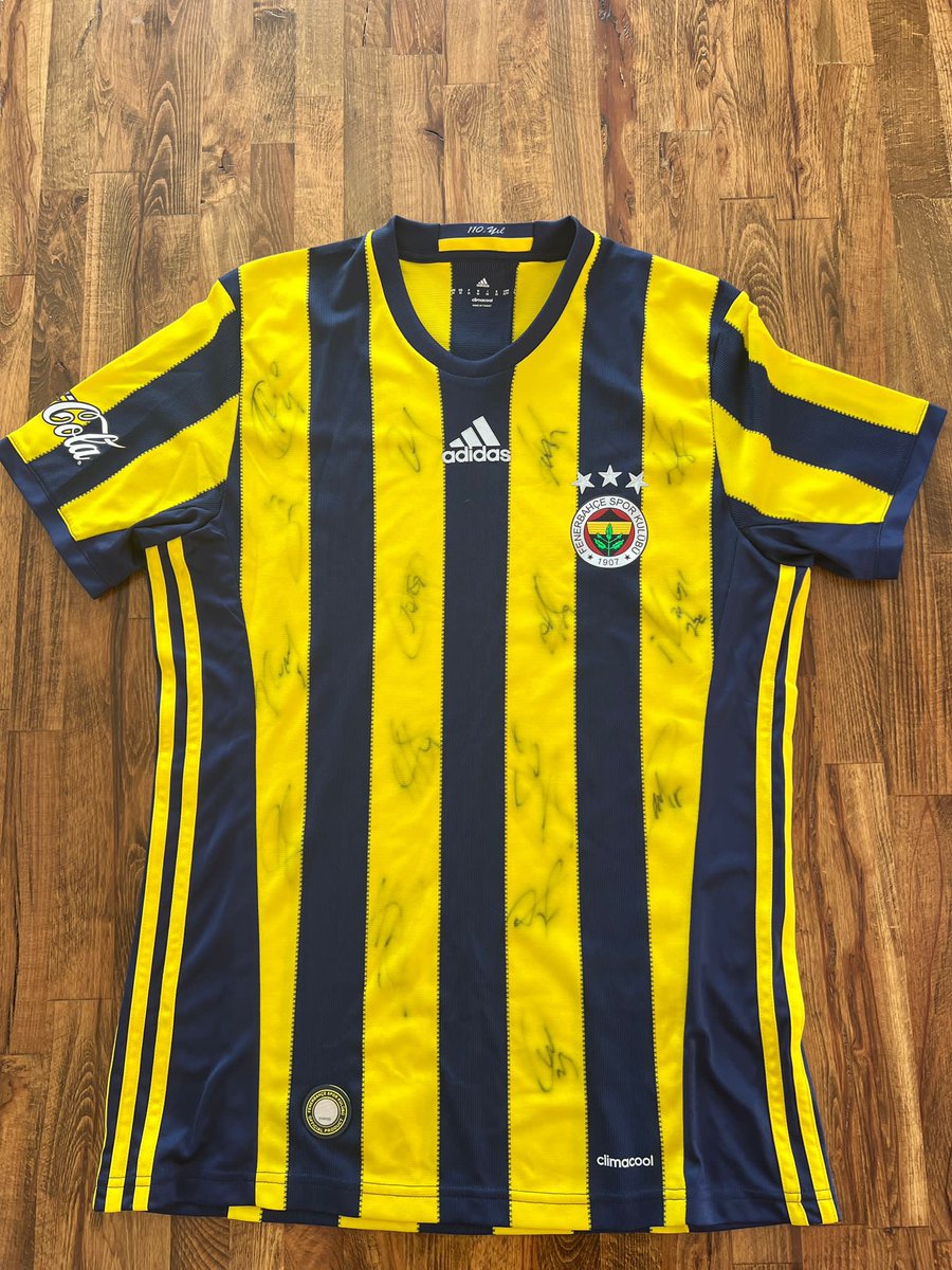 2014-15 sezonu imzalı <a href="/Fenerbahce/">Fenerbahçe SK</a> formamı (hiç giyilmedi) açık arttırma ile satıyorum.
Geliri deprem yardımı olacak.
10.2.2023 saat 16.00’ya kadar en yüksek fiyatı veren kişi, ücreti umuthareketi.izmir.bel.tr’ye gönderip faturasını paylaştıktan sonra formayı kendisine göndereceğim.