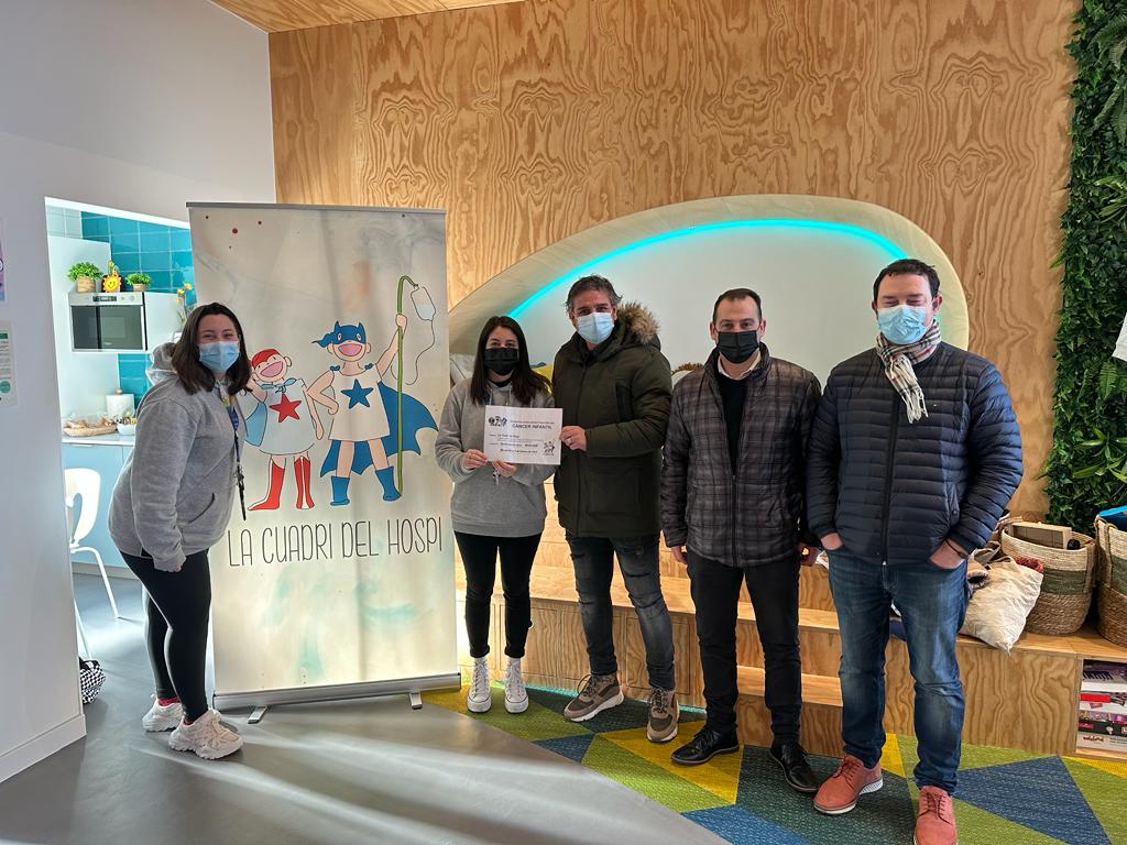 Ikhobakirolklub's tweet image. LASESARREN KIROL JAIALDIA

ZuBaIk

Estimad@s aficionad@s,

Hoy una representación formada por miembros de los tres clubs organizadores del evento LASESARREN KIROL JAIALDIA, @CbmZuazo, @BarakaldoCF, @Ikhobakirolklub y Richard Fernández de Gastro-Baske han acudido al Gunea de