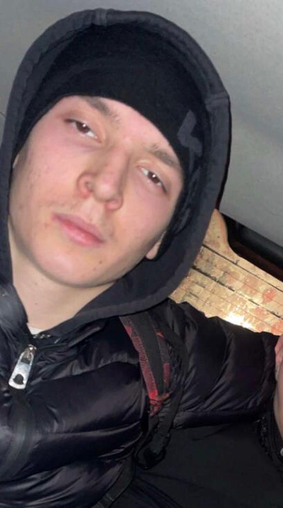 LebaMalo's tweet photo. Зовите га ако имате неки проблем!😡😡🤬💯💯💥
#opasan #problem #naseljeTesla #jak
#sarma #cigani https://t.co/ww6GimYEPS