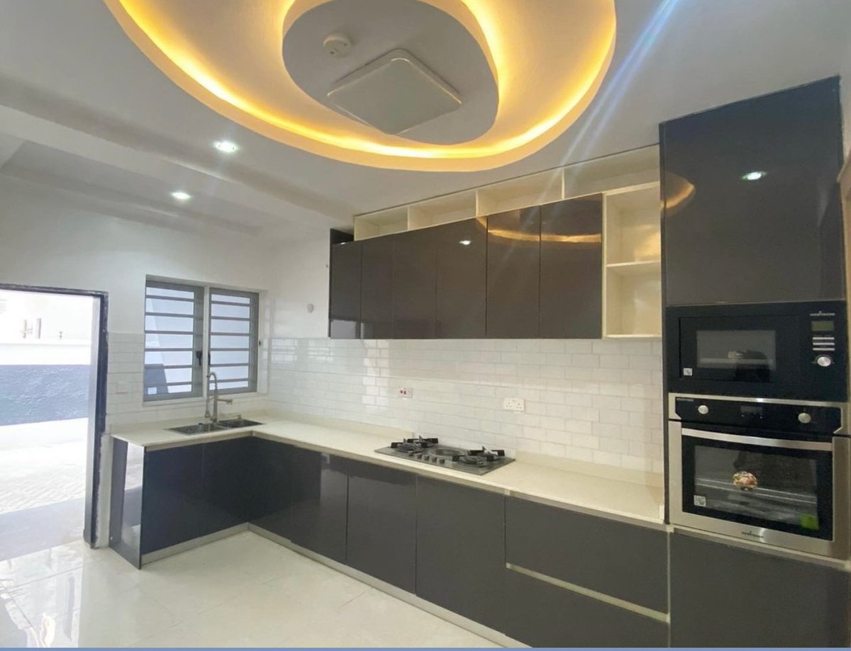 Idealabodeng's tweet photo. For Sale:
Newly built 5 BEDROOM TERRACE DUPLEX
Price:₦185m
Title: Governors consent
Location: IKATE, Lekki, Lagos Island.
#idealabode #realestate | Wike | Mr P | Tambuwal #ObiDattiInAbuja #BBTitians https://t.co/w00xRohY0D