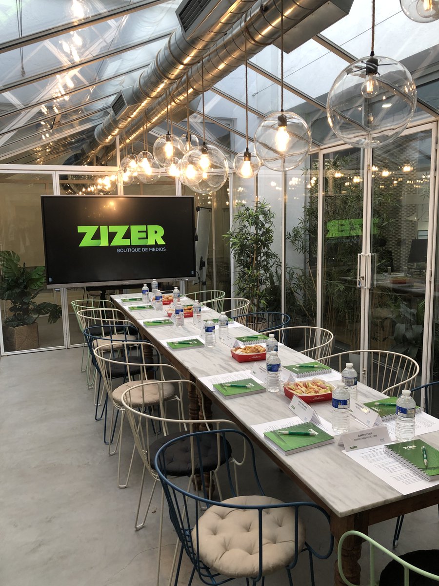 ZIZER_ES's tweet photo. Esta mañana hemos disfrutado de un interesante desayuno sobre #influencermarketing de la mano de
@mkdirecto. 🚀
¡Muchas gracias a todos los asistentes por vuestra presencia y valiosas aportaciones! @AD_Oficial, @SaveChildrenEs, @penguinlibros, @fvicenteferrer y #3ina. 😍 https://t.co/EW9zOJXmdM