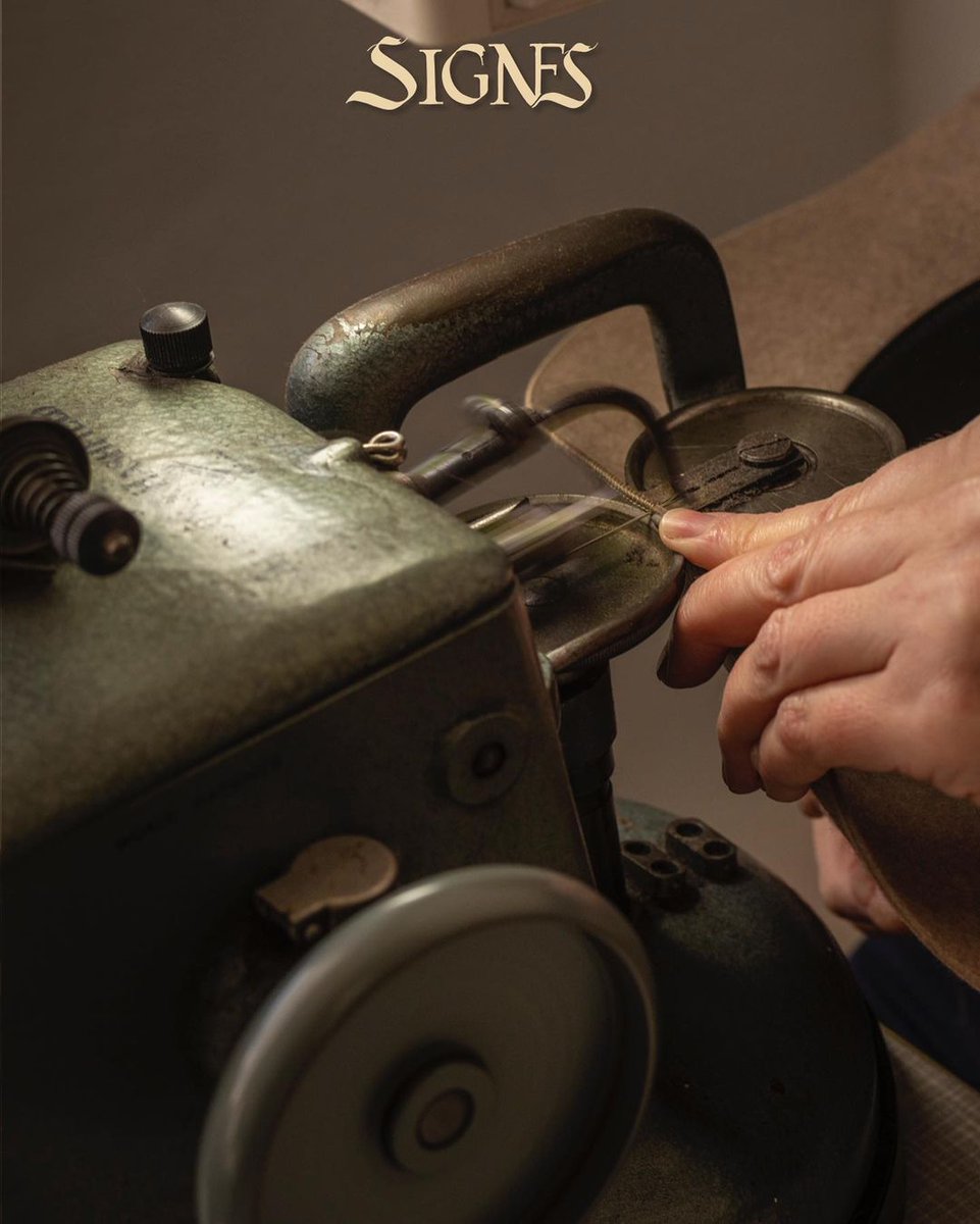 SignesHats's tweet photo. Siguiendo la tradición, el proceso de fabricación de un Sombrero Signes mantiene la manufacturación y artesanía como un elemento imprescindible para llegar a la excelencia del producto.

#Sombrero
#Artesania
#Hats
#HandmadeHats
#Signes
#SignesHats https://t.co/SG9Lm6f3ew