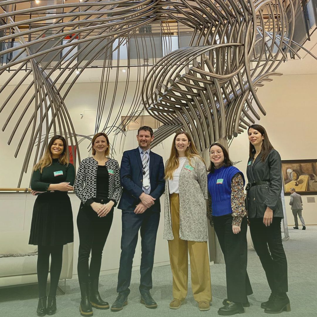 Our #RuralChangeMakers had a full-on first day in Brussels!
They paid a visit to the European Parliament and were welcomed by MEP @ColmMarkey.
We want to say a big thank you to him for his strong support for women in agriculture!🌱