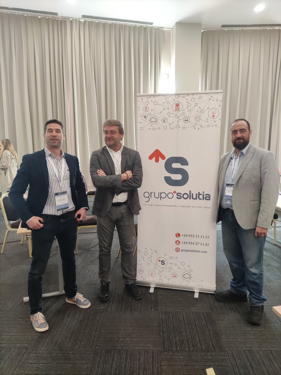 Pipe_Jaen's tweet photo. Un año más en @ForumEduca y este año con @GrupoSolutia dándolo todo y hablando de @GoogleForEdu https://t.co/5ZImsHd3yx