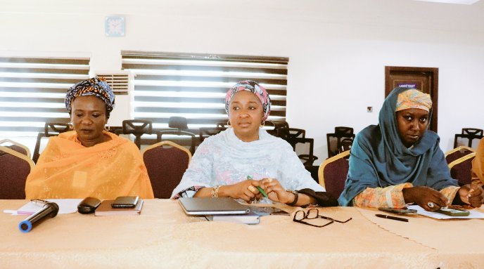 KADPBC's tweet photo. The Honourable Commissioner, Umma Yusuf Aboki delivered her goodwill message at the Kaduna State Housing and Urban Development Policy Stakeholder Interactive Session held at the Conference Hall, Planning and Budget Commission. https://t.co/xiu9xujUv6