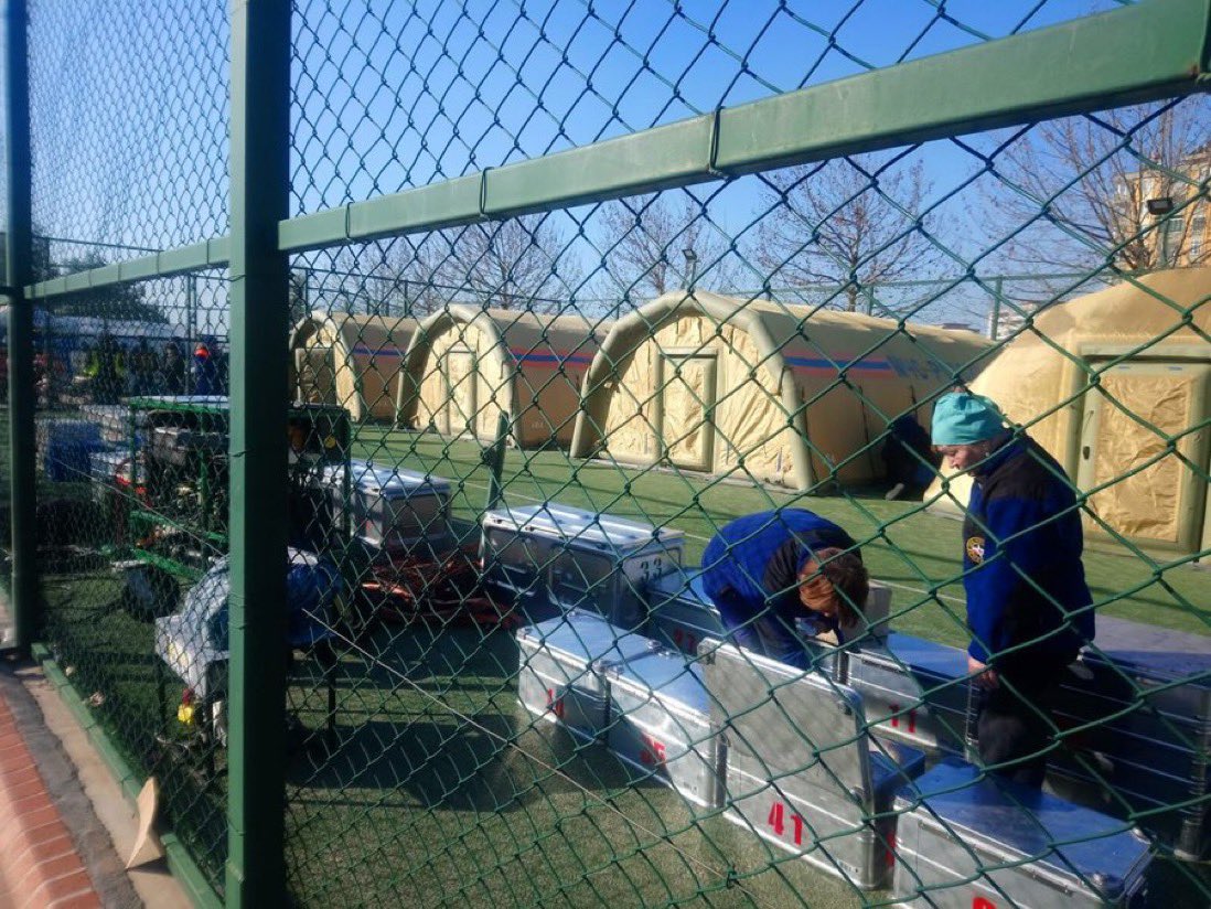 Teyitli duyuru:

*Ruslar, Maraş’ta hastane kurdu bu sabah. Bu mevkide olanların haberi yok. Duyulması için yayabilir misin her yere. 

Adres: tekerek yolu izzetbegoviç parkı