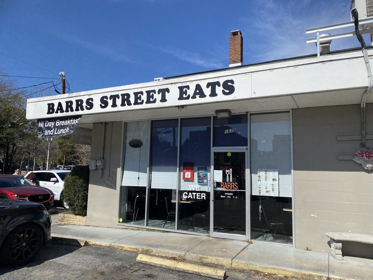 EatsandRoads's tweet photo. Looking for breakfast or lunch in the Jax Riverside area? Give Barrs Street Eats a try….on Barrs Street between Riverside Avenue and Oak Street. Great local establishment, solid menu and reasonable prices. Solid omelet game 🍳🥚#RiversideJax #foodies https://t.co/J4Lv2u0Wgn
