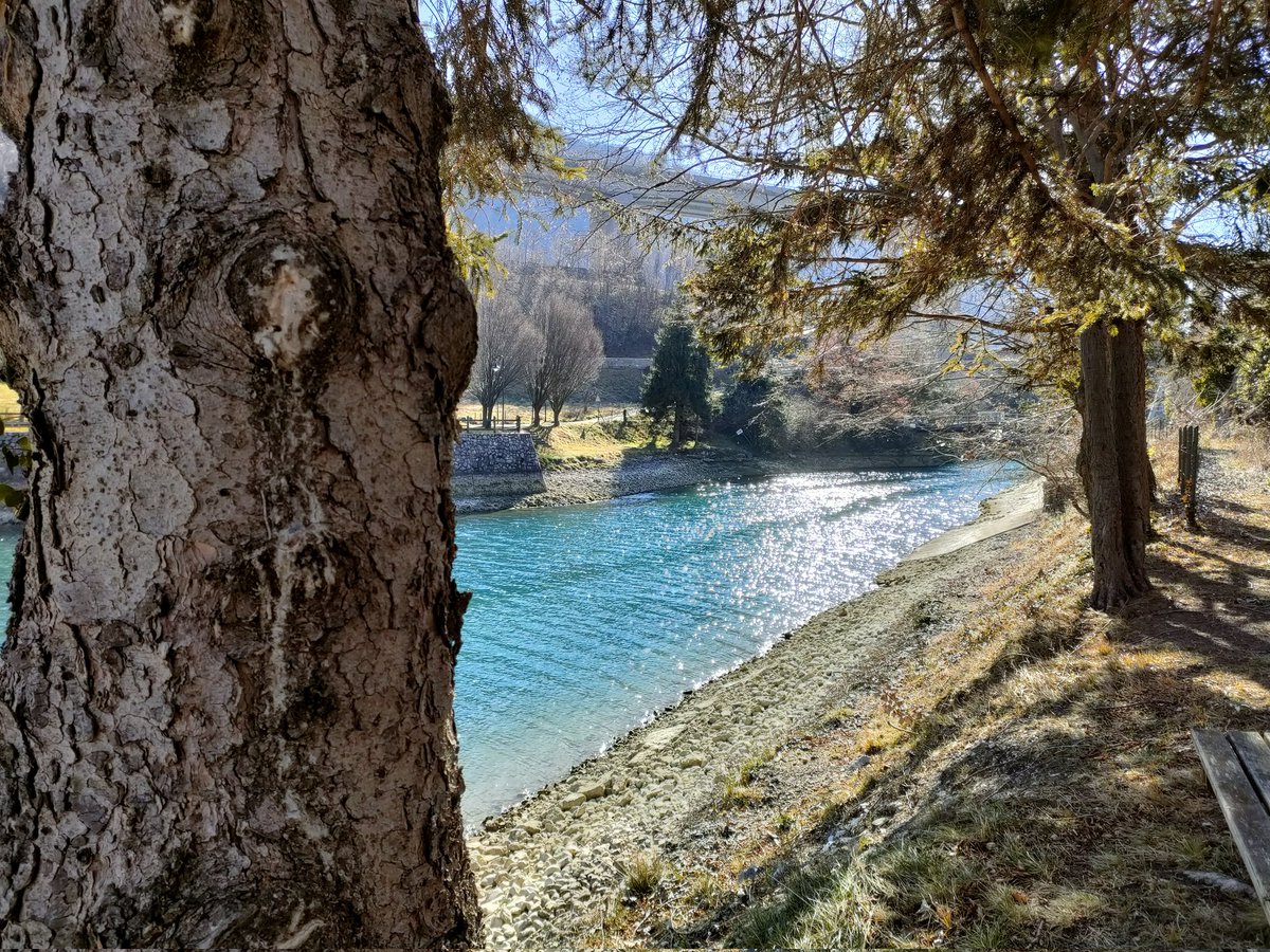 sharksixtynine's tweet photo. Interessante e molto bella passeggiata alla scoperta delle sorgenti del Meschio, laghetto del Restello e Torre di S.Floriano. Peccato che una parte del percorso sia a ridosso della statale, perché meriterebbe uno percorso dedicato, fino al #Fadalto @RegioneVeneto @TurismoVeneto https://t.co/nZE2K6w6xu
