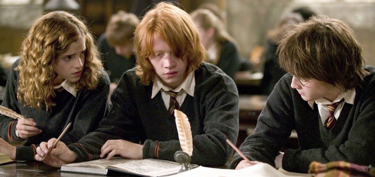 Hermione Granger was the best student in Hogwarts’ history.

She became one of the most successful witches of her generation.

So I binge read Harry Potter books to understand how she studied.

Here's her 7-part framework for effective learning (that your students should steal):