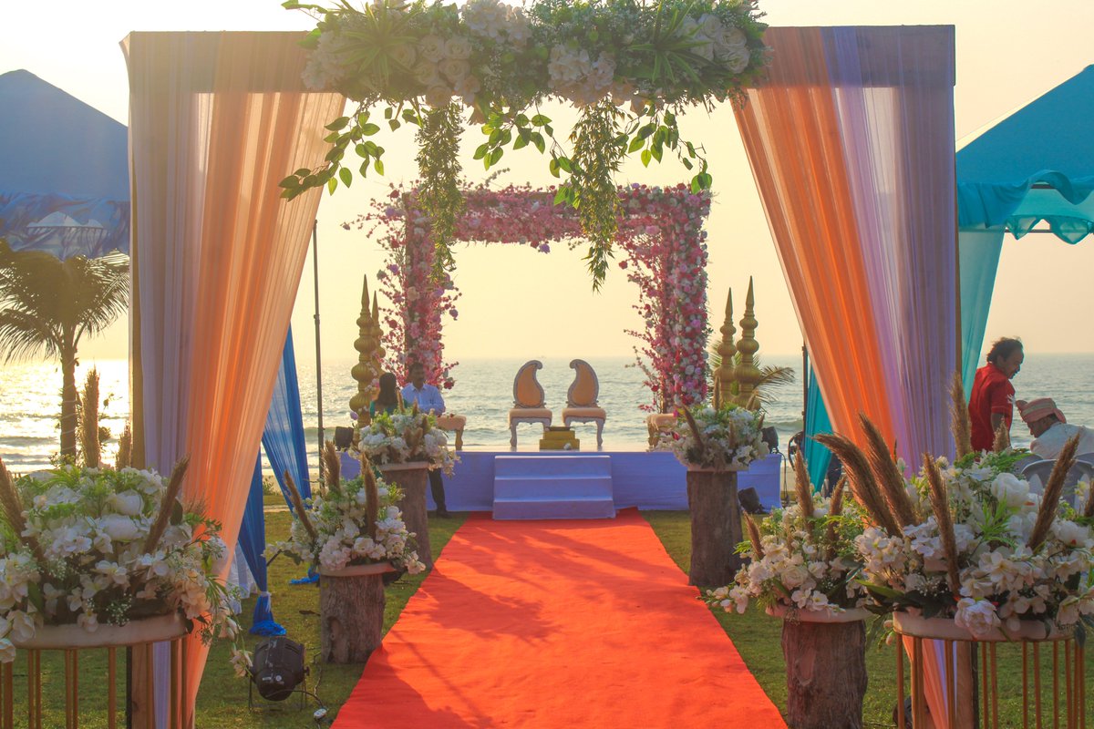 GoaCelebrations's tweet photo. Shower your wedding celebrations with love and flowers that promise to fill every moment with joy.

For details &amp; bookings to celebrate your big day contact us at +91 9552575481 | +91 8956636754
.
.
.
#goa #weddingingoa #destinationwedding #beachfrontwedding #weddingplanneringoa https://t.co/iO0Cla9b9C