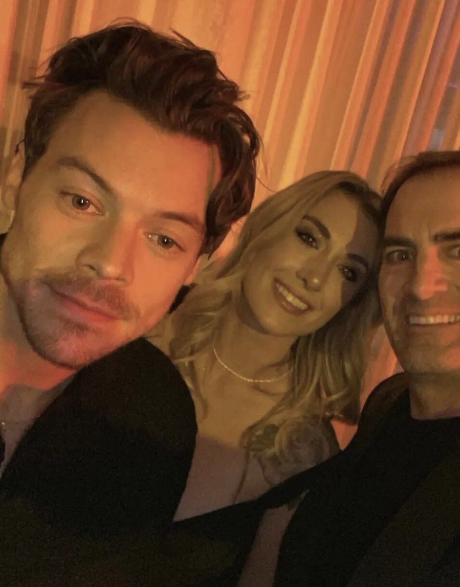 TheHarryNews's tweet image. Harry at the #GRAMMYs After Party.