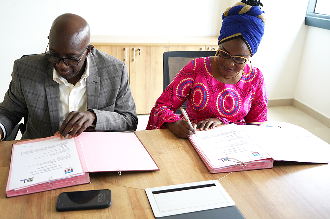 MahtarMbow's tweet photo. [#Accord #partenariat]
Signature d’un accord de partenariat entre La société Dynamik learning SAS (DL) et l’Université Amadou Mahtar MBOW (UAM), ce mercredi 08 février 2023.
#kebetu #UAM #DynamikLearning #performance #leadership #innovation #success #sn #coaching #management https://t.co/aWn99JAsIW