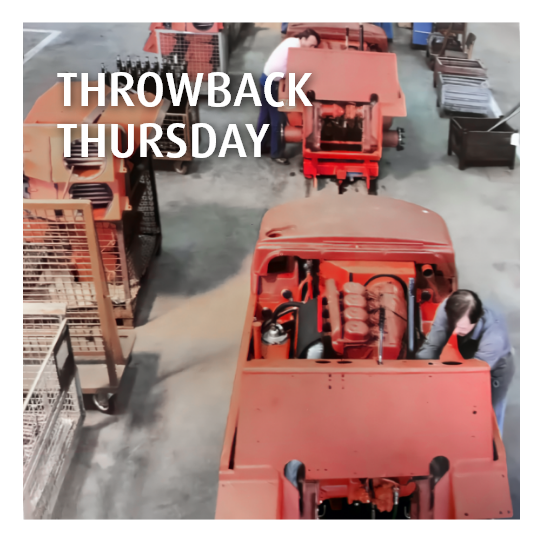 MotracNL's tweet photo. 🔙 #𝗧𝗵𝗿𝗼𝘄𝗯𝗮𝗰𝗸𝗧𝗵𝘂𝗿𝘀𝗱𝗮𝘆: Altiijd leuk om even terug in de tijd te gaan. Zo ging het er vroeger aan toe aan de montagelijn van Linde.

#tbt https://t.co/k1afcqL4le