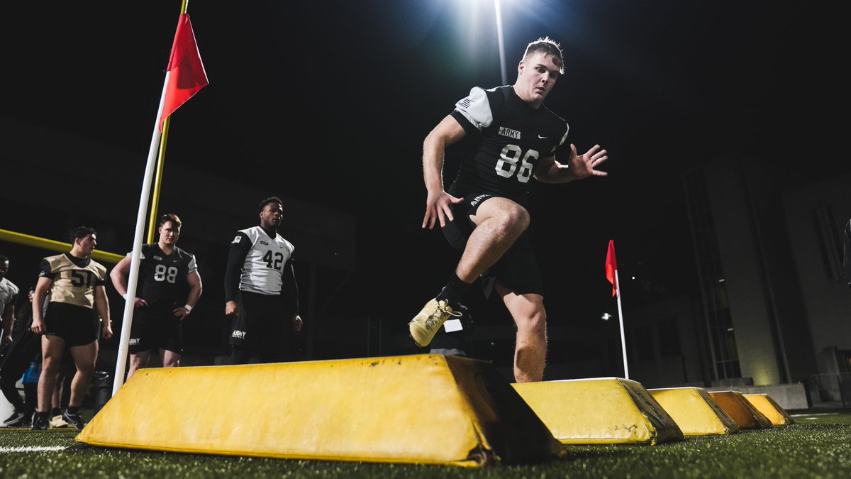 Army Football tweet media