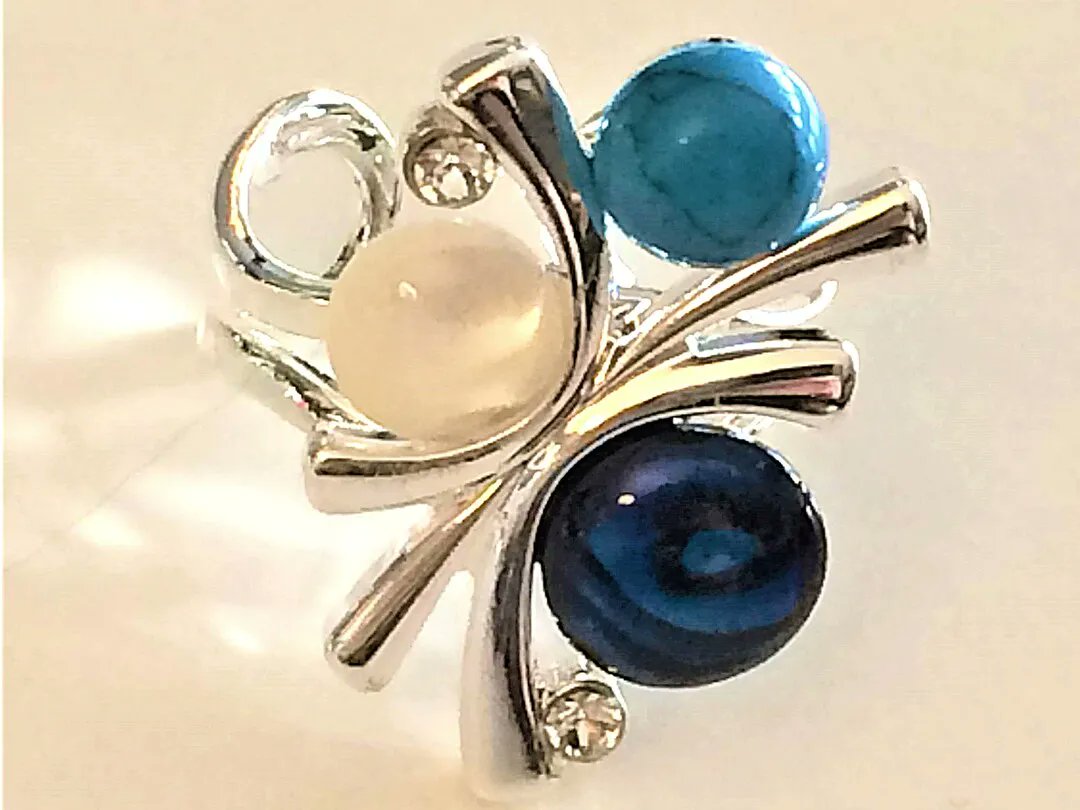 WickedFishBiz's tweet photo. Whimsy RIng in Turquoise -https://t.co/VlzoCi4UYV  #statementring #multistone #abalone #abaloneshell #turquoise #turquoiselovers #ringsofig #ringsofinstagram #turquoisegemstone #gemstonering #adjustablering #etsygifts #etsy #etsyshop #ValentinesDay #valentinesgift #giftforher https://t.co/tB4MEzbhKM