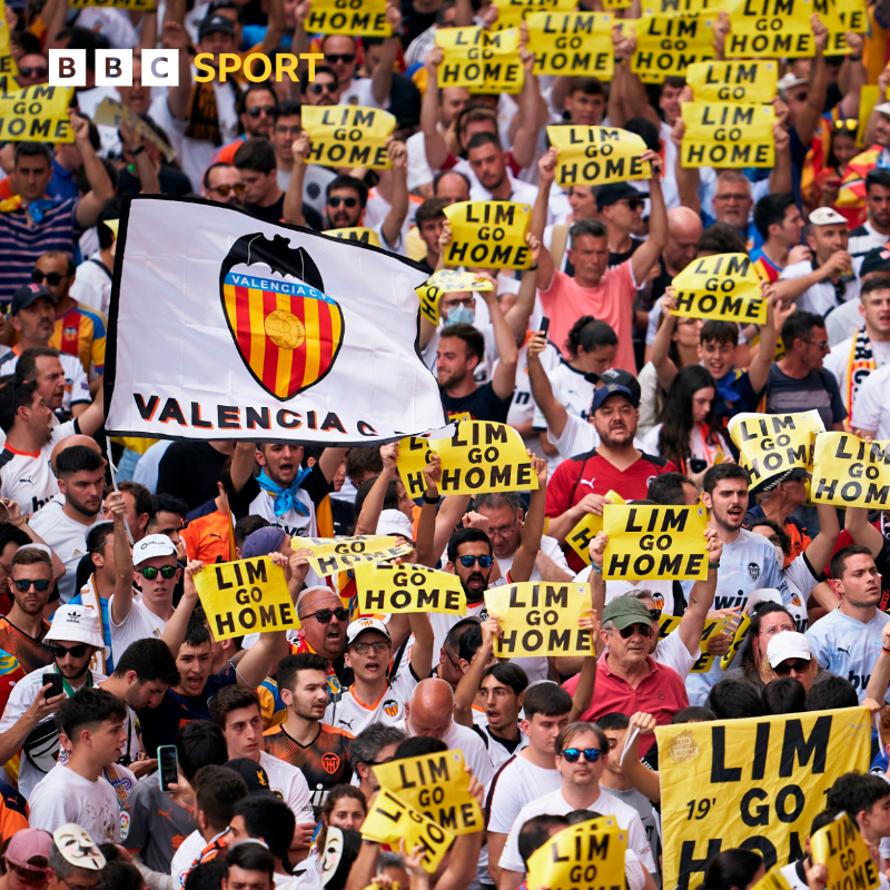 BBCSport's tweet photo. 🏆 La Liga champions in 2002 and 2004

🥈 Champions League finalists in 2000 and 2001

🦇 Valencia were one of the top teams in Spain in the early 2000s.

Now the club is in turmoil after Peter Lim's takeover turned sour, writes @andywest01.

Read ⤵

#BBCFootball