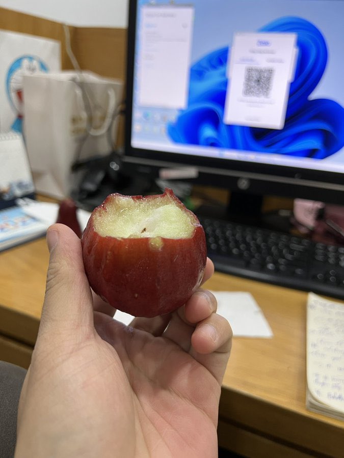 MarkNguyen1997's tweet photo. Sáng nay ăn cháo đậu đỏ + mận đỏ, tích cực ăn đồ đỏ mong cho số nó đỏ gặp nhiều may mắn trong tương lai! 😜 🤩🥳 https://t.co/dNt8YqTxJ4