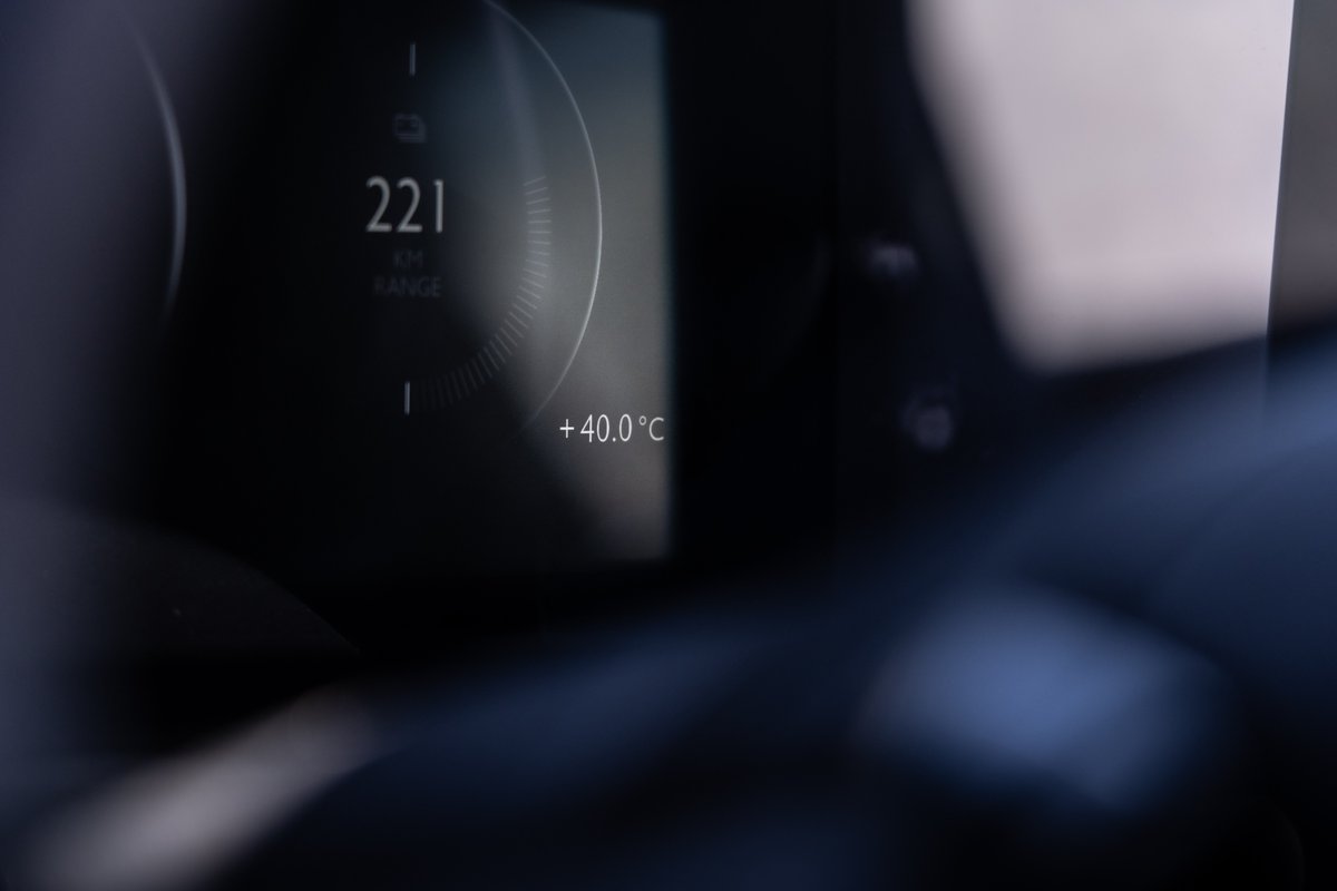 rollsroycecars's tweet photo. Spectre continues extreme hot weather testing in South Africa.

During testing, our engineers observe and refine every system, hardware item and software protocol that has been developed over the course of almost two million kilometres. 

#RollsRoyceSpectre #SpiritElectrified https://t.co/hD3KdgYPiZ