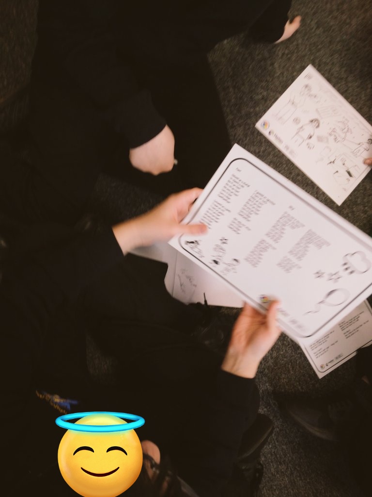 spectrumcymru's tweet photo. @Pentrehafod
Well done to the #Year7class today for your excellent engagement and group work during the session on 'Belonging.' You showed maturity when discussing David's situation. You identified important sources of support whenever you are worried, upset etc. Da iawn!💫🙋TA. https://t.co/2xZf2S5AOj