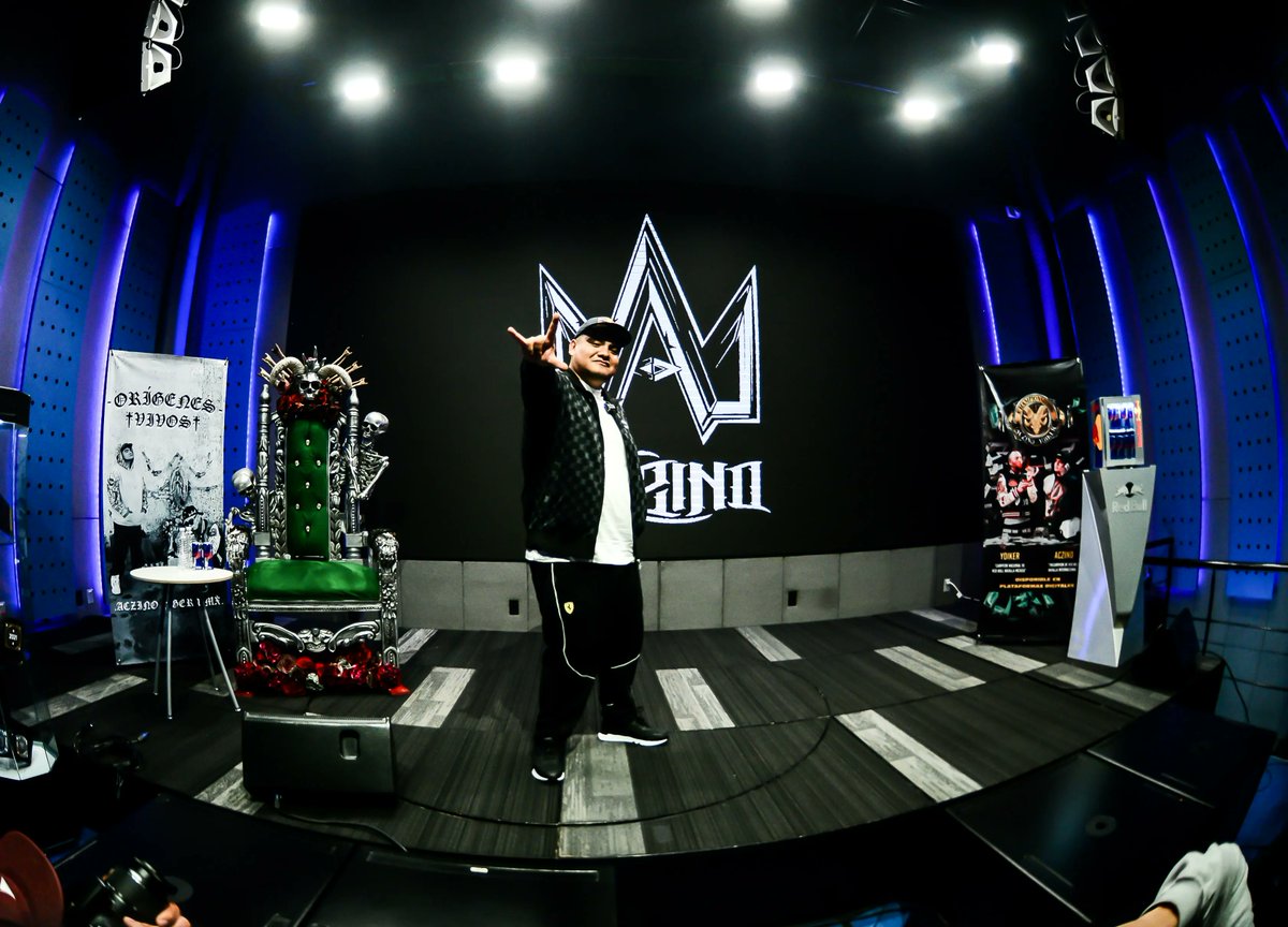 agencia_24mm's tweet image. El #rapero #mexicano #Aczino en conferencia de prensa comparte que debutará en una serie de ficción; el 20 de abril lanzará su álbum "GOAT" colaborando con #SantaFeKlan, #GeraMX y otros artistas.

Visítanos en: buff.ly/3Mi8Ci9
📸 Dem Espinosa / Agencia 24mm @EspinosaDem