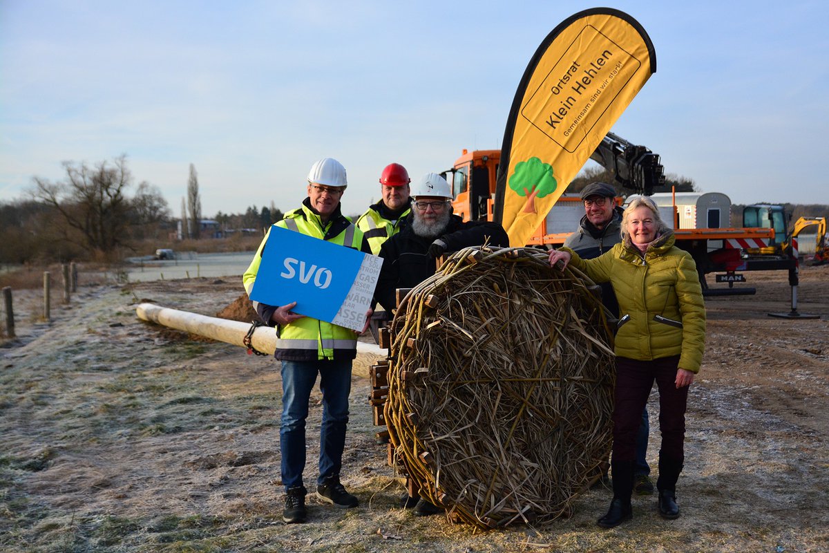 SVOleben's tweet photo. Neue Nisthilfen für Störche in #KleinHehlen und #Langlingen https://t.co/0WYQmUdd8n #svo #celle #storch #nest https://t.co/S3EOjyw07f