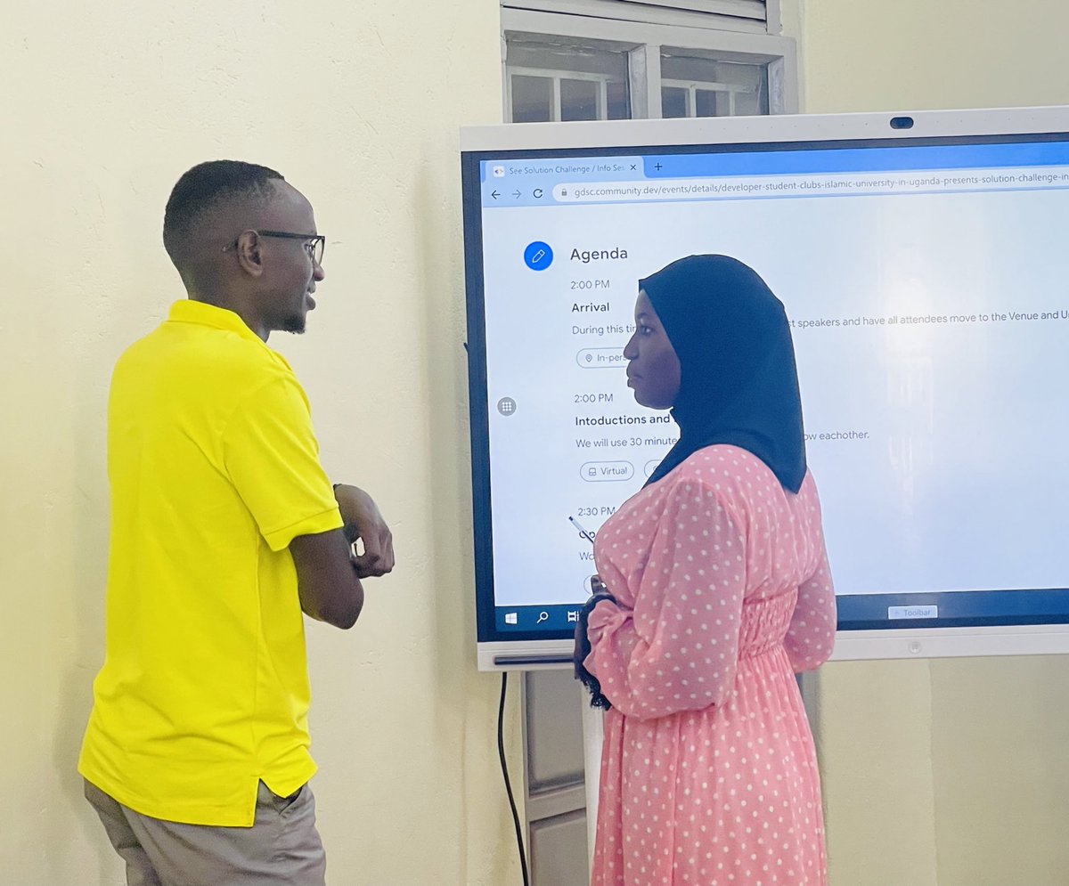 mzee_amry's tweet image. Happening now #SolutionChallenge #GDSC at @iufckabojja.