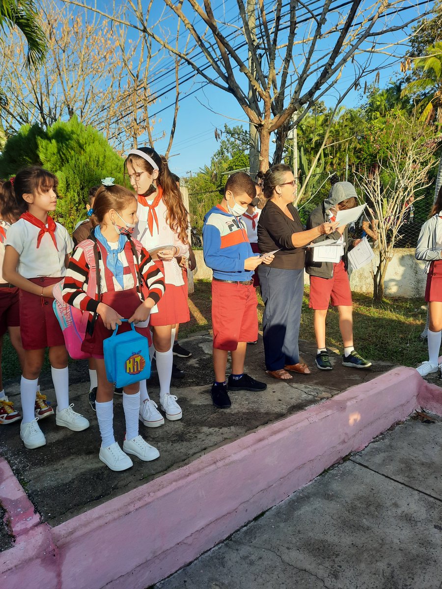 JuanCaimito's tweet photo. #Caimito#SomosArtemisa#CubaMined 
#Recocimiento a los pioneros de nuestra institución educativa que participaron en el concurso "Caminos de la Ciencia" https://t.co/MwSRMB4WRF