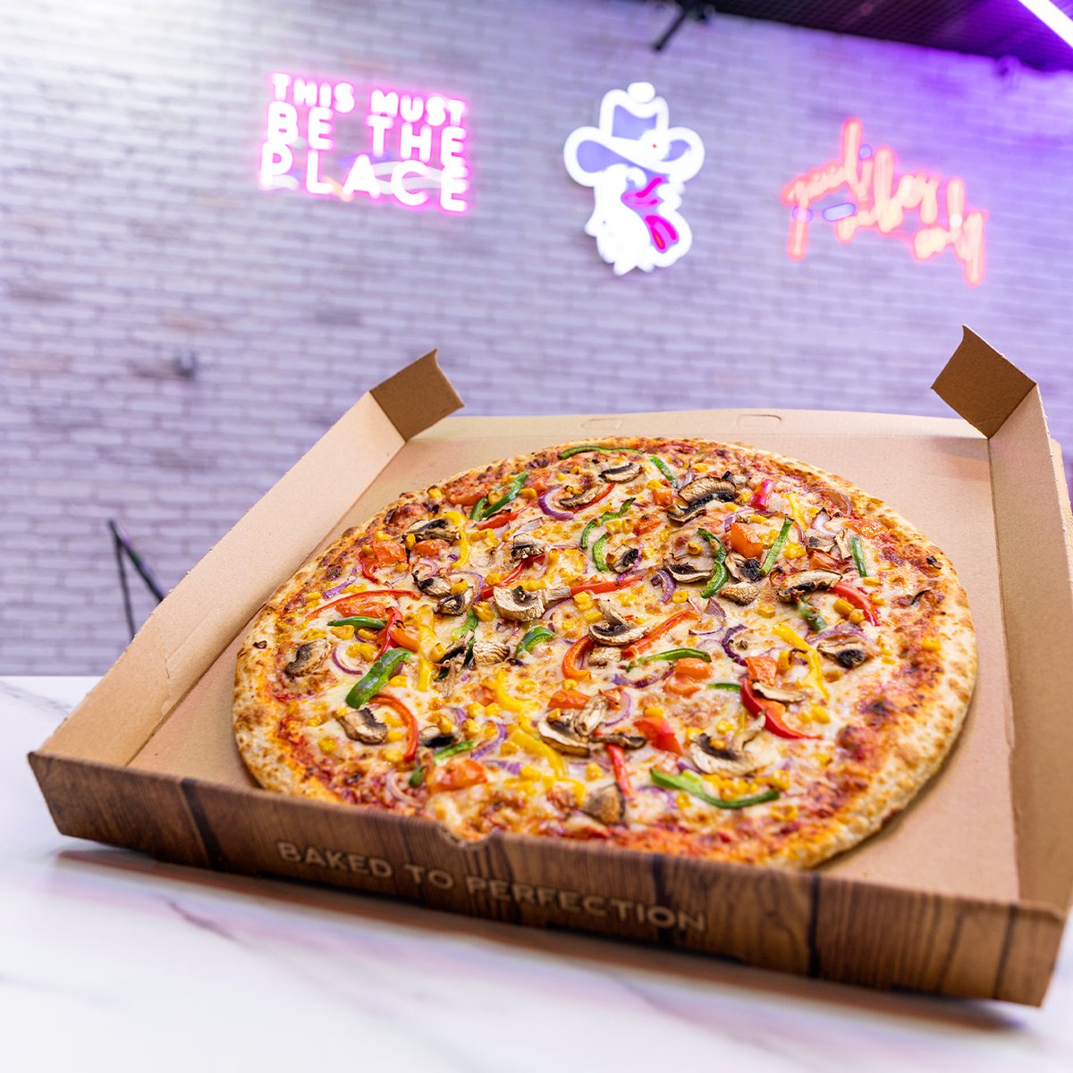 DallasChickenUK's tweet photo. Apparently itโs #NationalPizzaDay ๐ So here you go. One loaded pizza coming right up ๐ฏ
Order online on JustEat, UberEats or Deliveroo! .
#DallasChicken #DallasChickenandPizza #HalalFoodie #HalalUK #Londonfoodie #londonfoodblogger #foodieuk #ukmeat #londonfoodblog https://t.co/Lc8urWFAMr